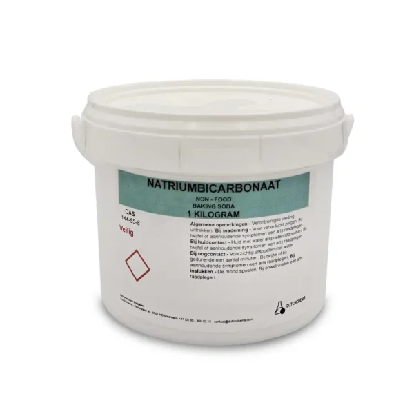 Emmer met 1 kilogram natriumbicarbonaat (baking soda)